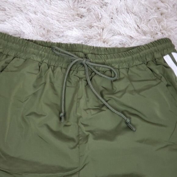 Love Tree Women's Short Shorts Green White stripes - Picture 2 of 6